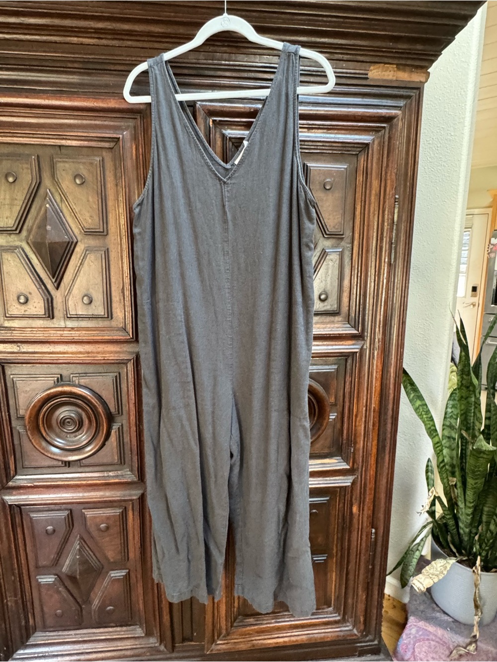 Universal Thread Sleeveless V-Neck Wide-Leg Jumpsuit - Black